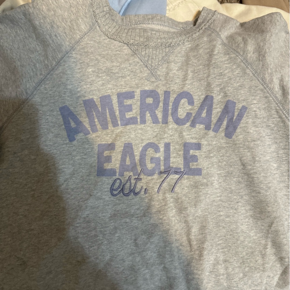 Crop sweatshirts